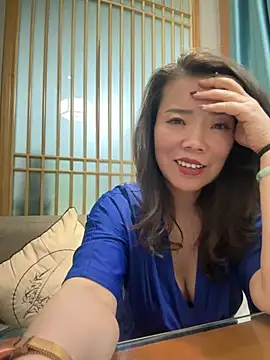 Snapshot of anna_yngs chatting on 04.24.26 anna yngs online show from 04.24.26