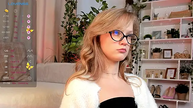 Kara smalltits online show from 09.29.25