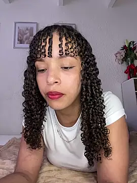 Snapshot of Yasmin777_ chatting on 04.24.26 Yasmin777 online show from 04.24.26