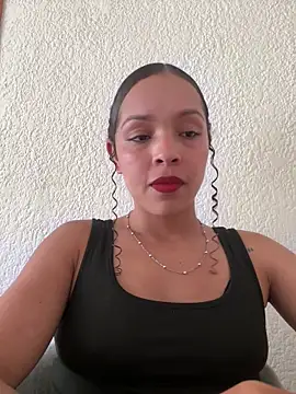 Snapshot of Yasmin777_ chatting on 04.25.26 Yasmin777 online show from 04.25.26
