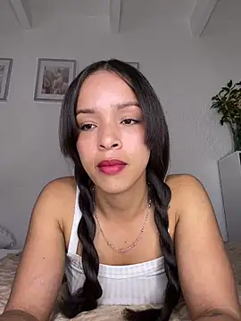 Snapshot of Yasmin777_ chatting on 06.20.26 Yasmin777 online show from 06.20.26
