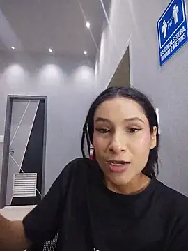 Snapshot of TharaMills chatting on 07.15.26 TharaMills online show from 07.15.26