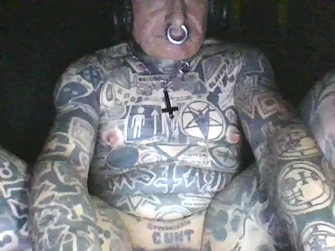 Snapshot of object857 chatting on 10.14.25 object857 online show from 10.14.25