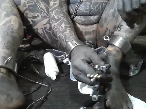 Snapshot of object857 chatting on 12.20.25 object857 online show from 12.20.25