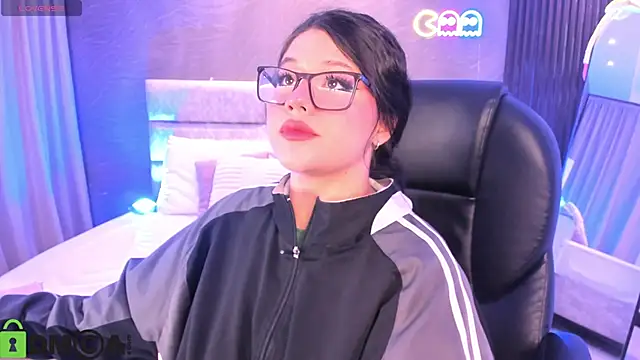 Snapshot of Dulcerose_01 chatting on 04.05.26 Dulcerose 01 online show from 04.05.26