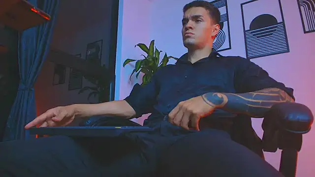 Snapshot of ALPHA_DOMINUS_ chatting on 05.26.26 ALPHA DOMINUS online show from 05.26.26