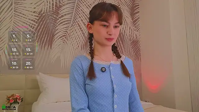 LolaPrise online show from 04.12.26