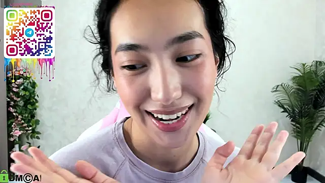 Snapshot of FlirtyAura chatting on 10.14.25 FlirtyAura online show from 10.14.25