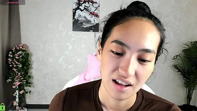 Snapshot of FlirtyAura chatting on 11.03.25 FlirtyAura online show from 11.03.25