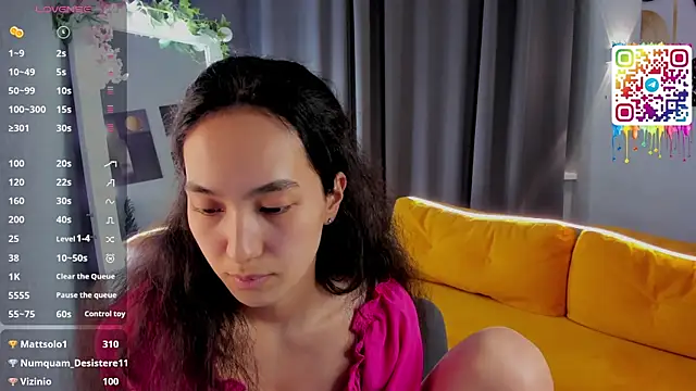 FlirtyAura online show from 04.06.26