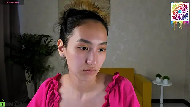 Snapshot of FlirtyAura chatting on 05.05.26 FlirtyAura online show from 05.05.26