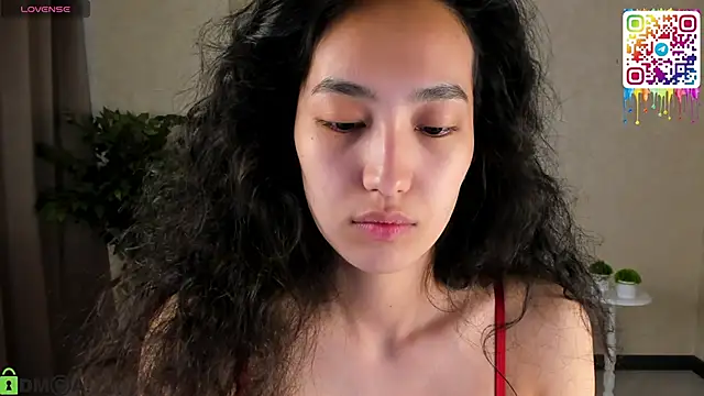 Snapshot of FlirtyAura chatting on 05.06.26 FlirtyAura online show from 05.06.26