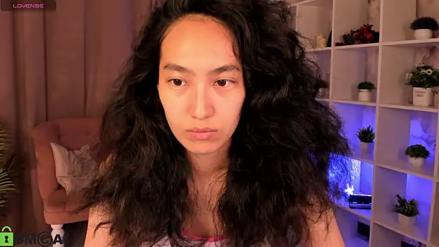Snapshot of FlirtyAura chatting on 06.23.26 FlirtyAura online show from 06.23.26