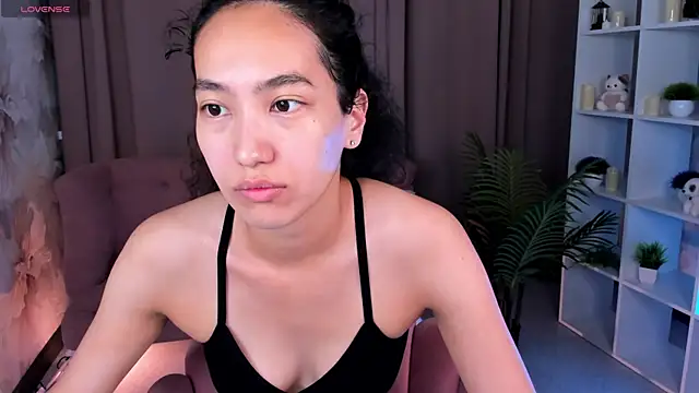 Snapshot of FlirtyAura chatting on 07.23.26 FlirtyAura online show from 07.23.26