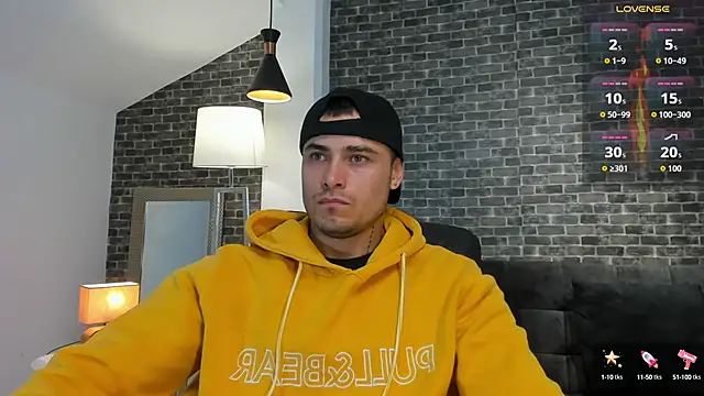 Snapshot of connorsmiith chatting on 10.14.25 connorsmiith online show from 10.14.25