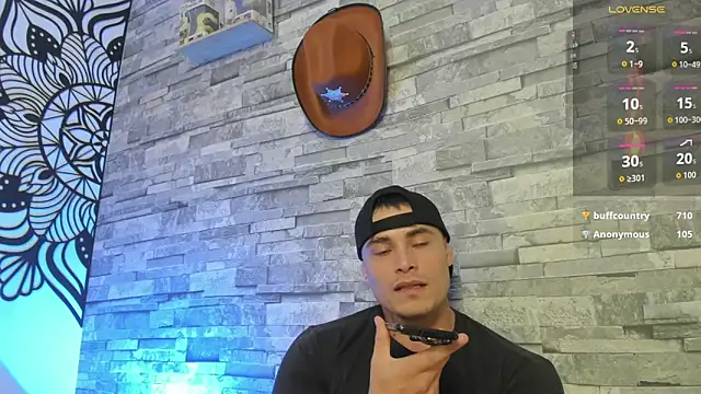 Snapshot of connorsmiith chatting on 10.23.25 connorsmiith online show from 10.23.25