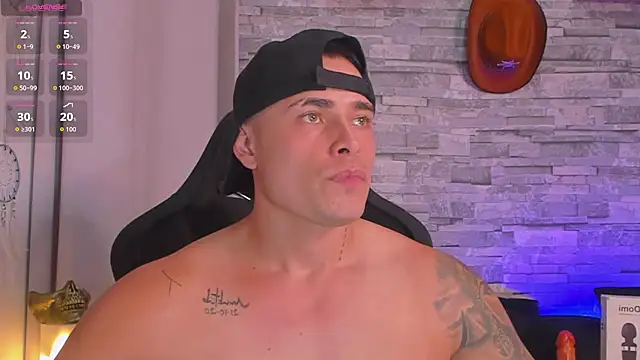 Snapshot of connorsmiith chatting on 11.18.25 connorsmiith online show from 11.18.25