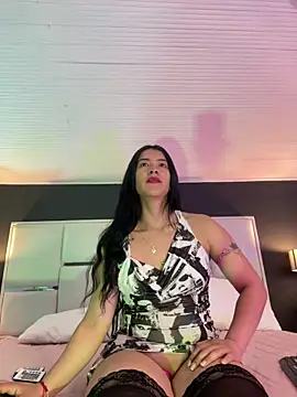 Snapshot of BellaFernandez__ chatting on 09.26.25 BellaFernandez online show from 09.26.25