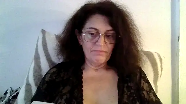 RubyyRosee online show from 10.17.25