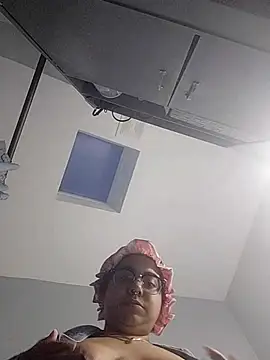 Snapshot of Lovelyrainn chatting on 11.16.25 Lovelyrainn online show from 11.16.25