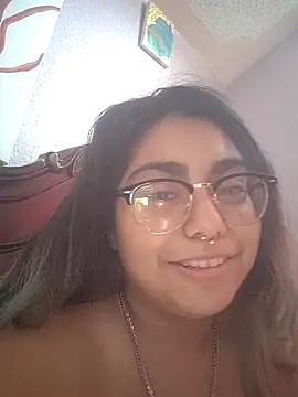 Snapshot of Lovelyrainn chatting on 11.18.25 Lovelyrainn online show from 11.18.25