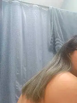 Snapshot of Lovelyrainn chatting on 11.20.25 Lovelyrainn online show from 11.20.25