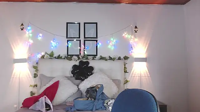 Megan 05  online show from 04.14.26