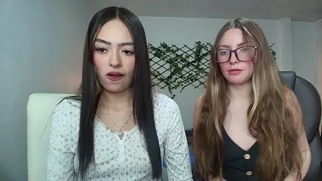 velvet  moon online show from 04.09.26