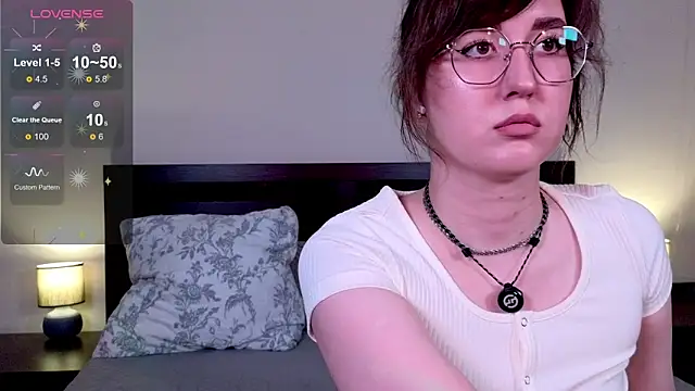Snapshot of _AlexaFlowers_ chatting on 06.17.26 AlexaFlowers online show from 06.17.26