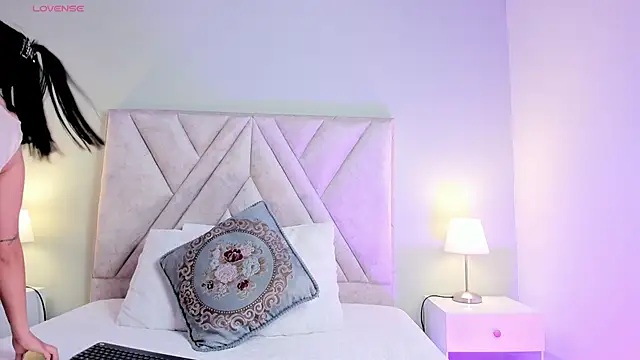 Snapshot of angelica_cross_ chatting on 09.19.25 angelica cross online show from 09.19.25