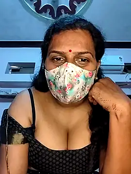 Snapshot of sexy_aaru chatting on 05.05.26 sexy aaru online show from 05.05.26