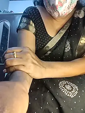 Snapshot of sexy_aaru chatting on 05.17.26 sexy aaru online show from 05.17.26