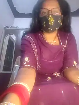 Snapshot of sexy_aaru chatting on 05.19.26 sexy aaru online show from 05.19.26