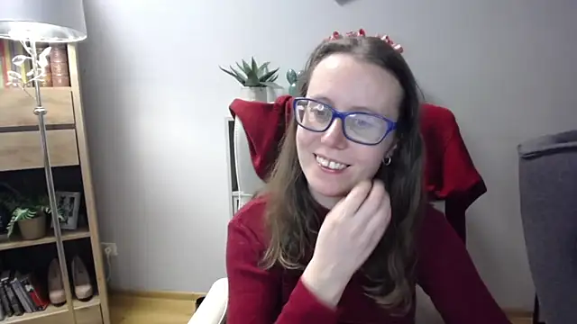 Snapshot of sweetxLizzy chatting on 04.30.26 sweetxLizzy online show from 04.30.26
