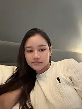 Snapshot of cherrycuteasian chatting on 04.30.26 cherrycuteasian online show from 04.30.26
