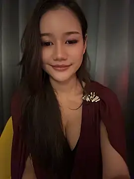 Snapshot of cherrycuteasian chatting on 05.28.26 cherrycuteasian online show from 05.28.26