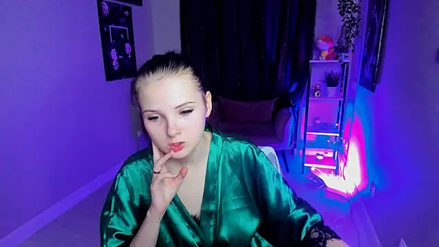 Snapshot of Leila_xxBaby chatting on 10.03.25 Leila xxBaby online show from 10.03.25