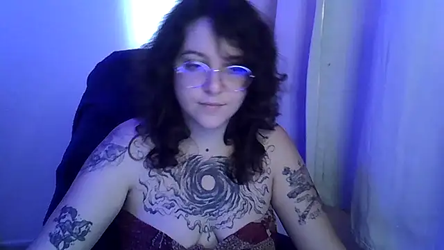 Snapshot of Blue_Liz chatting on 10.15.25 Blue Liz online show from 10.15.25