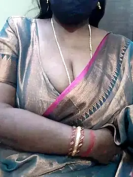 Snapshot of shobini chatting on 11.30.25 shobini online show from 11.30.25