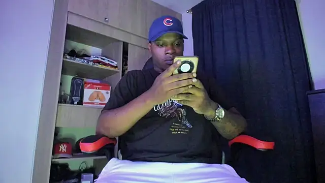 Snapshot of CorvisXnc0012 chatting on 10.22.25 CorvisXnc0012 online show from 10.22.25