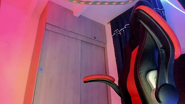 Snapshot of CorvisXnc0012 chatting on 11.13.25 CorvisXnc0012 online show from 11.13.25