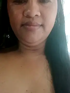 Snapshot of hotolivia34 chatting on 10.25.25 hotolivia34 online show from 10.25.25