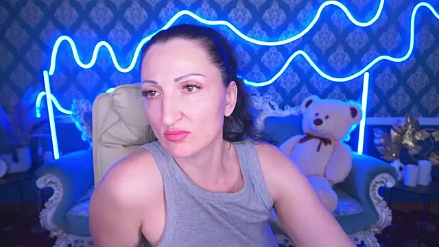 MissRossi online show from 10.04.25