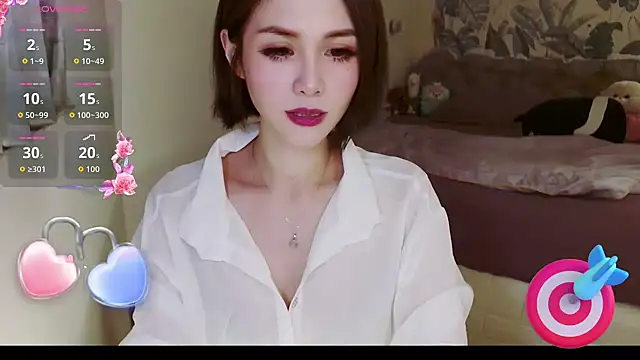 Snapshot of maya057000 chatting on 11.05.25 maya057000 online show from 11.05.25