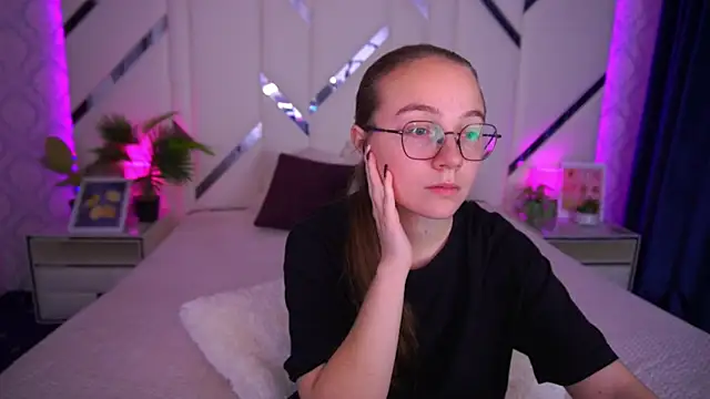 ArrinaWairr online show from 10.16.25