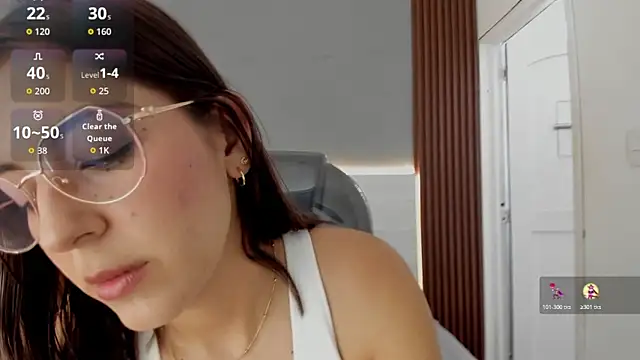 Snapshot of Emmy_Meadows chatting on 10.22.25 Emmy Meadows online show from 10.22.25