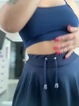 JuanitaMore01 online show from 01.16.26