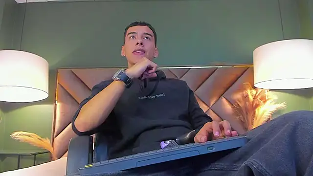 Aiden Royce online show from 01.12.26