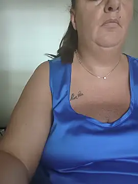 LaReginaNera online show from 06.25.26