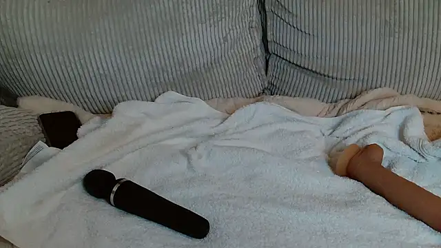 liloush   online show from 10.22.25